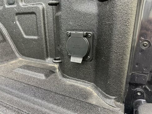 Certified 2024 GMC Sierra 1500 AT4 w/ AT4 Premium Package AWD/4WD image 9