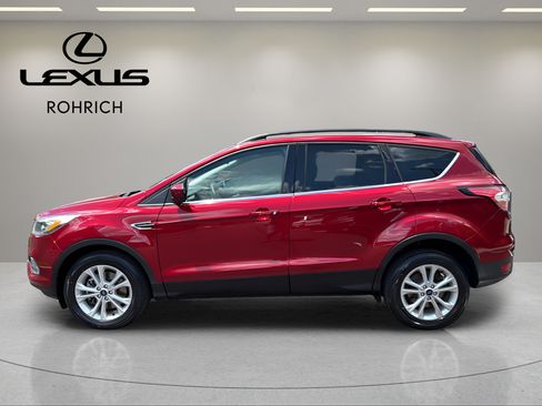 Used 2018 Ford Escape SEL w/ Ford Safe & Smart Package AWD/4WD image 9