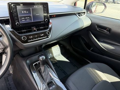 Used 2022 Toyota Corolla LE FWD image 16