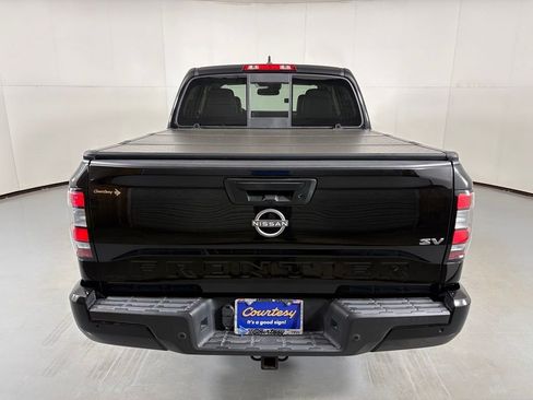 Used 2022 Nissan Frontier SV w/ SV Premium Package RWD image 7