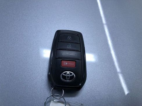 Used 2025 Toyota Camry LE image 31