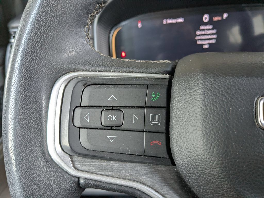 Used 2025 Jeep Wagoneer L 4WD image 19