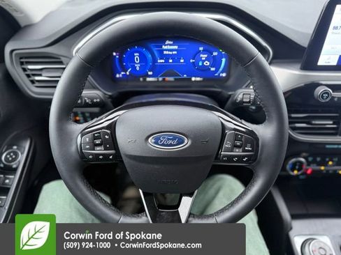 Used 2022 Ford Escape Titanium image 24