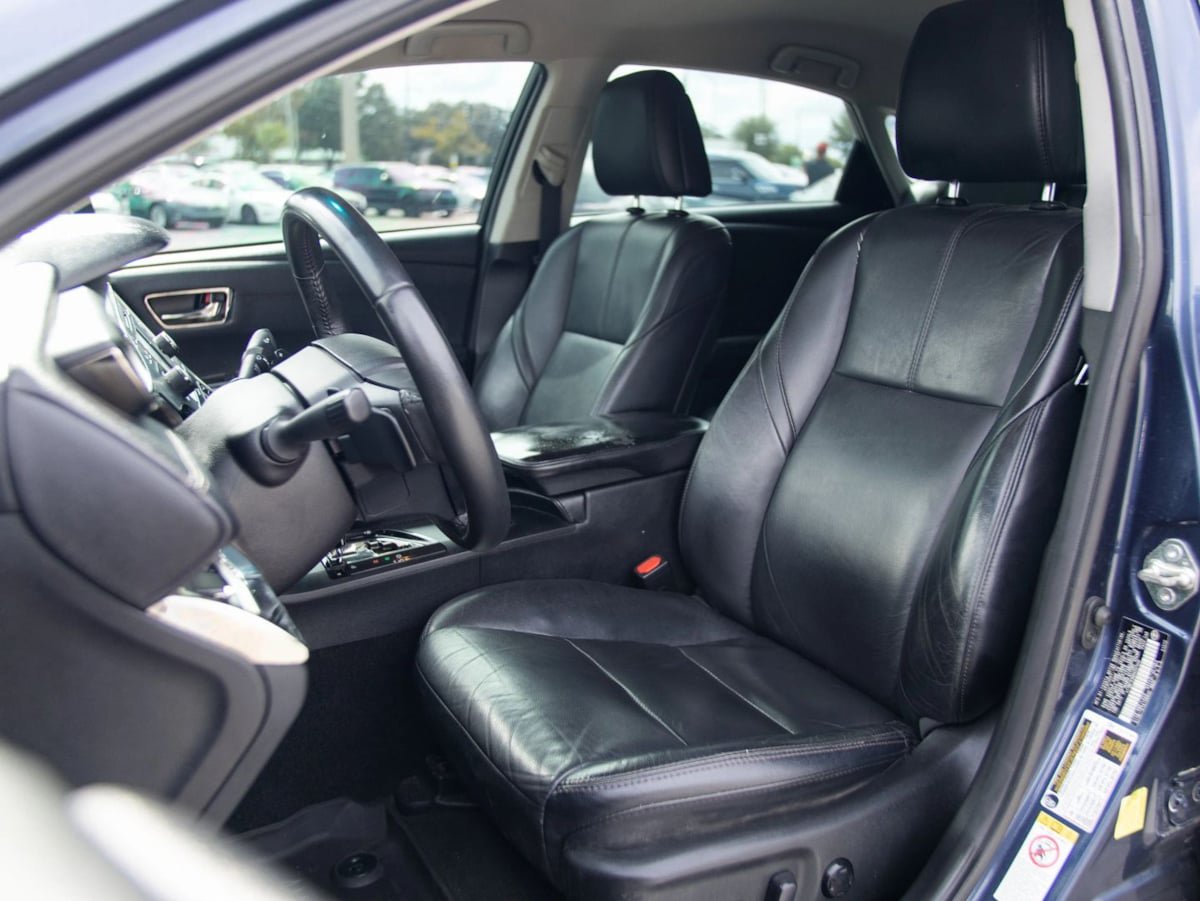 Used 2017 Toyota Avalon XLE w/ Carpet Mat Package FWD image 18