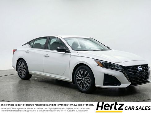 Used 2025 Nissan Altima 2.5 SV FWD image 1