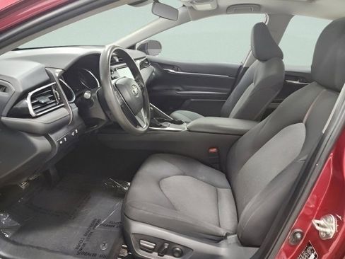Used 2020 Toyota Camry LE image 20