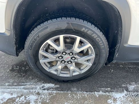 Used 2020 GMC Acadia SLT w/ Premium Package image 10