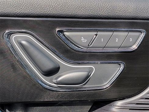 Certified 2022 Lincoln Corsair AWD w/ Equipment Group 101A image 4