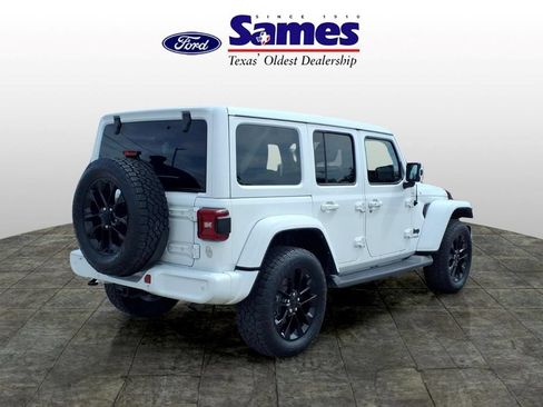 Used 2021 Jeep Wrangler Unlimited Sahara AWD/4WD image 3
