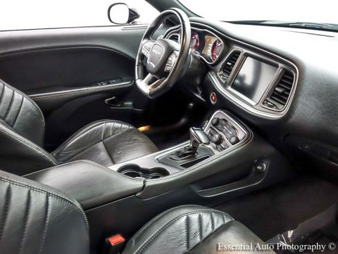 Used 2016 Dodge Challenger SRT Hellcat RWD image 27