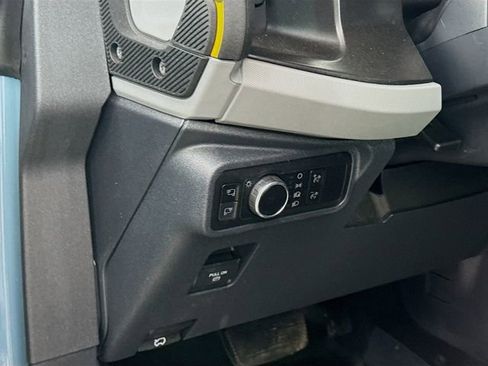 Used 2023 Ford Bronco Badlands image 10