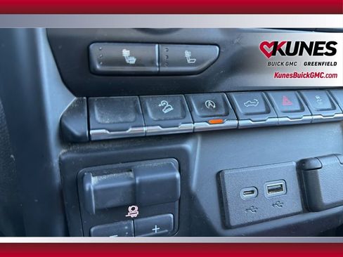 Used 2020 Chevrolet Silverado 1500 RST image 32