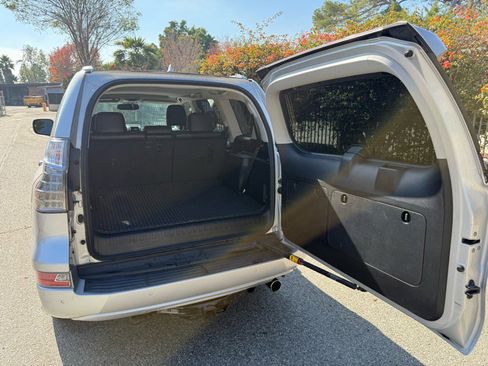 Used 2014 Lexus GX 460 Sport Utility w/ Premium Package image 9