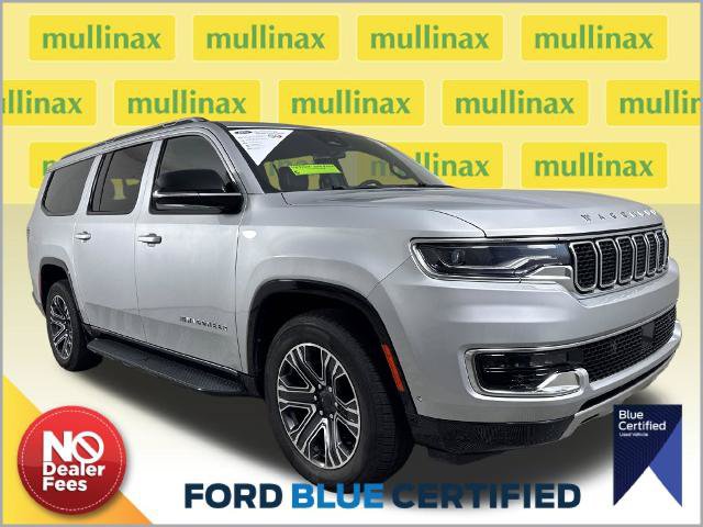 Used 2024 Jeep Wagoneer L Series II w/ Flexible Seating Group RWD image 1