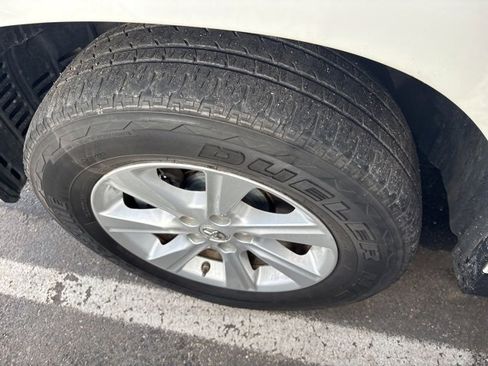 Used 2011 Toyota Highlander SE image 10