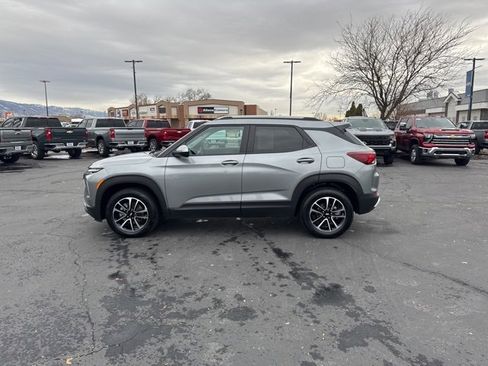 Used 2025 Chevrolet TrailBlazer LT image 4