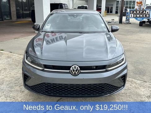 Used 2025 Volkswagen Jetta Sport FWD image 3