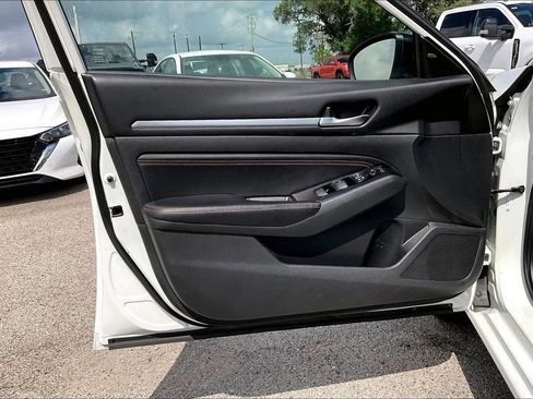 Used 2023 Nissan Altima 2.5 SR image 17