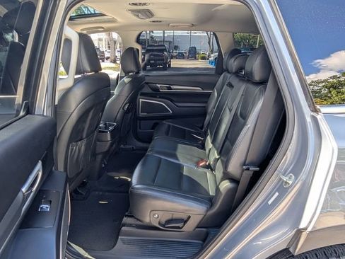 Used 2020 Kia Telluride S w/ S 8 Passenger Seating Package image 9