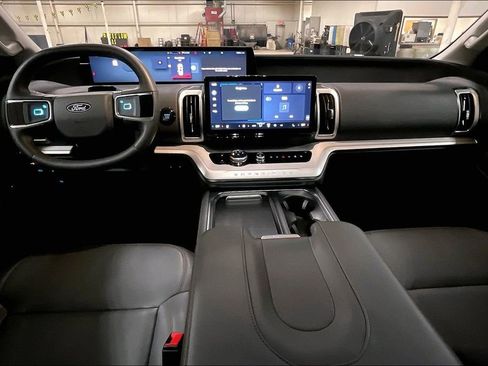 Certified 2025 Ford Expedition Max Active AWD/4WD image 14