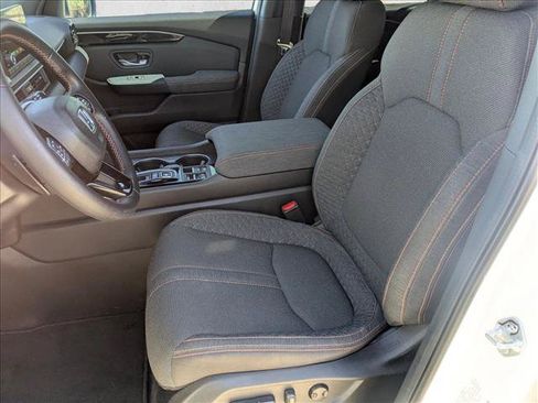 Used 2023 Honda Pilot Sport image 15