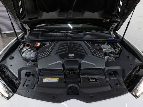 Used 2023 Lamborghini Urus Performante AWD/4WD image 4