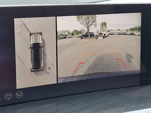 Used 2025 Cadillac Escalade IQ Sport 2 AWD/4WD image 18