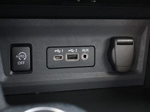 Used 2024 Nissan Sentra SV FWD image 21