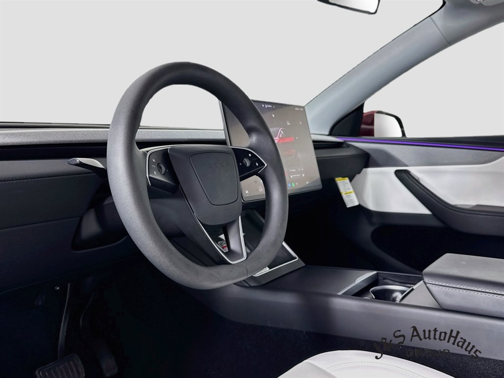 Used 2026 Tesla Model Y 2WD image 9