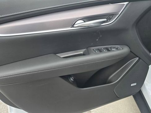 New 2026 Cadillac XT5 Luxury image 22