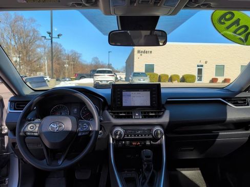 Used 2019 Toyota RAV4 XLE w/ Convenience Package image 11