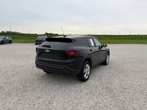 Used 2026 Chevrolet Trax LS FWD image 3