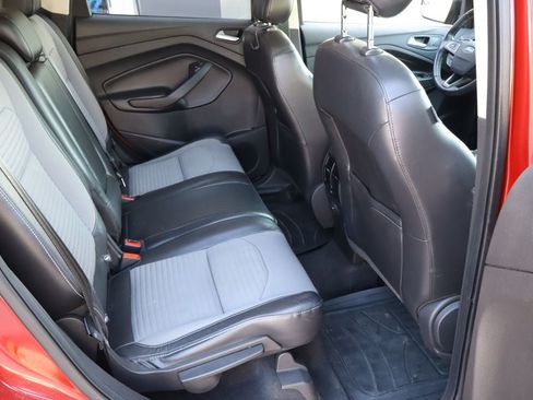 Used 2018 Ford Escape SE w/ SE Sport Appearance Package AWD/4WD image 17