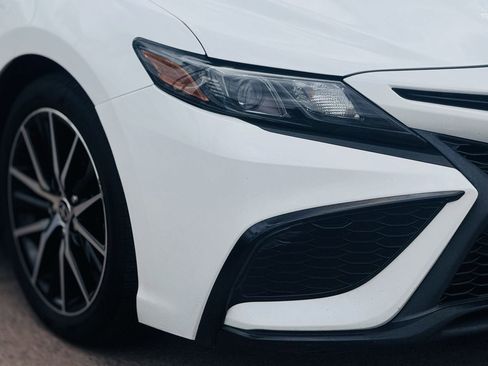 Used 2021 Toyota Camry SE image 14