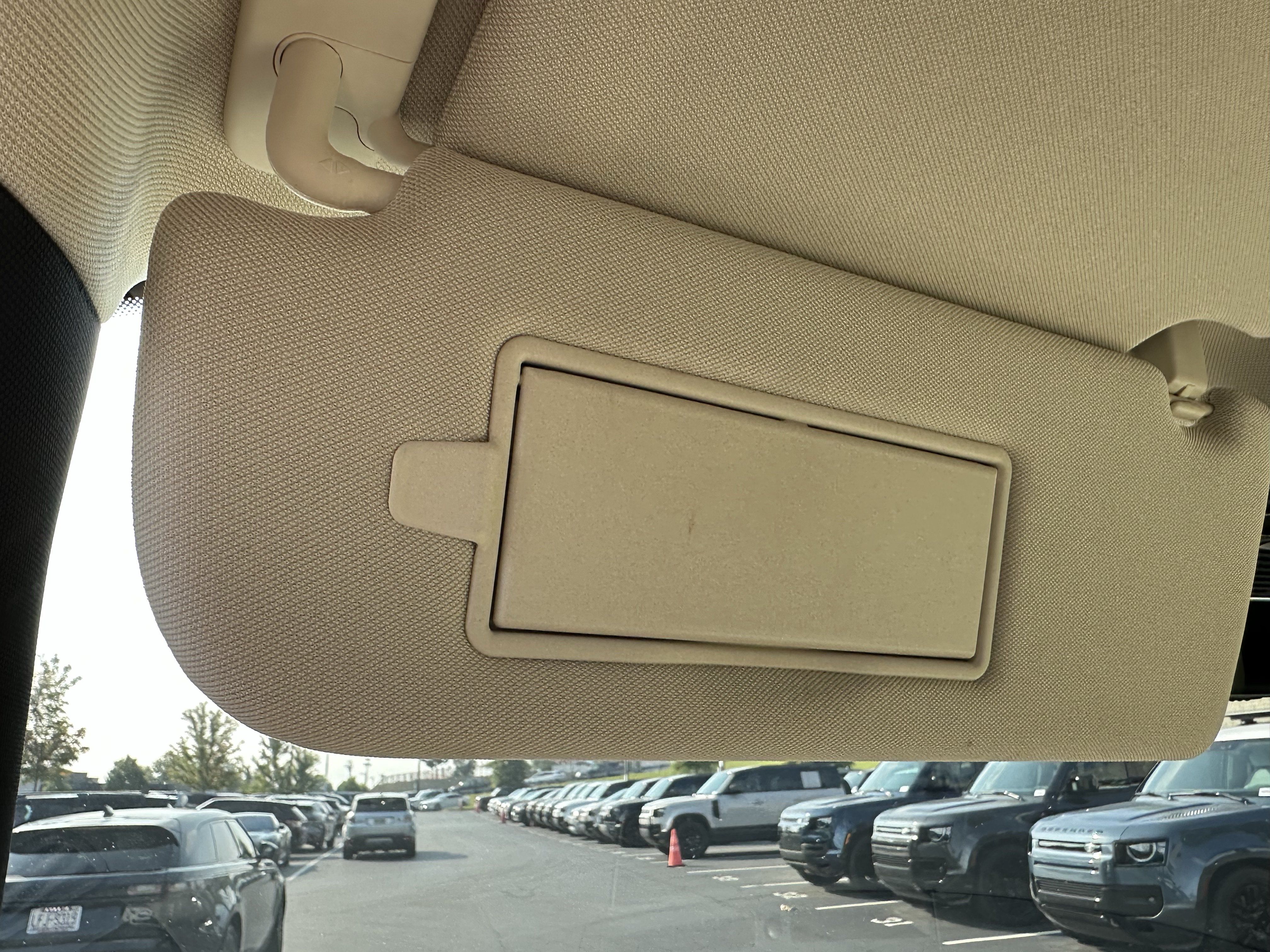 Certified 2025 Land Rover Range Rover SE AWD/4WD image 22