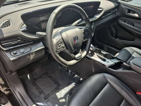 Used 2025 Buick Envista Sport Touring w/ Experience Buick Package FWD image 11