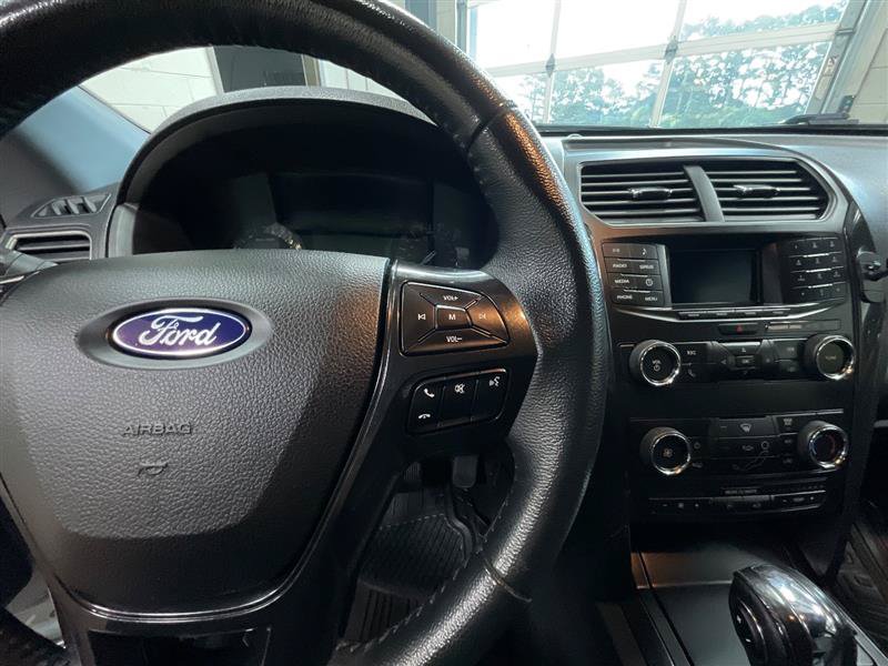 Used 2018 Ford Explorer XLT w/ Class II Trailer Tow Package FWD image 19