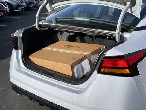 New 2025 Nissan Altima 2.5 SR w/ SR Premium Package image 8