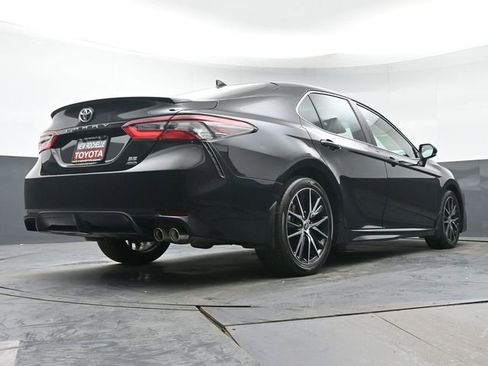 Used 2023 Toyota Camry SE w/ Cold Weather Package AWD/4WD image 33