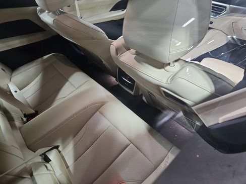 Used 2022 BMW M440i Coupe w/ Premium Package image 11