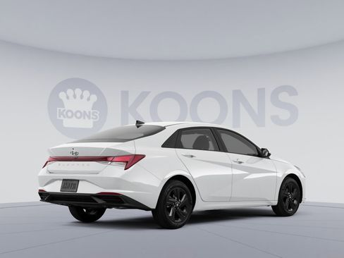 Used 2023 Hyundai Elantra SEL FWD image 4
