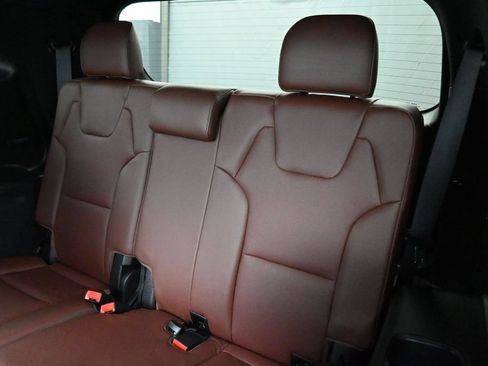 Used 2024 Kia Telluride EX w/ EX Captain's Chair Package FWD image 20