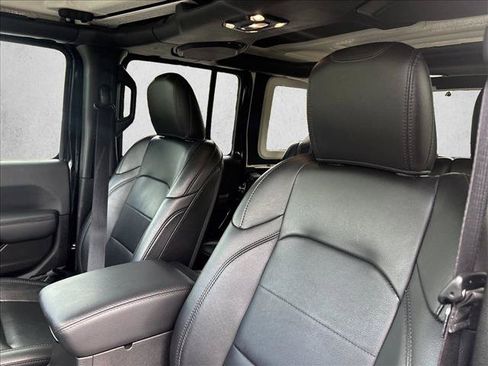 Used 2023 Jeep Wrangler Unlimited Sahara AWD/4WD image 16