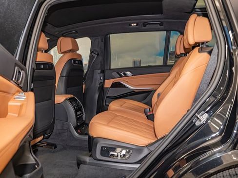 Certified 2025 BMW X7 xDrive40i w/ M Sport Package AWD/4WD image 22