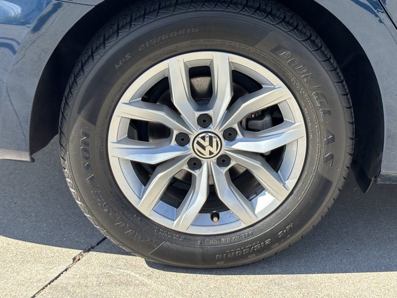 Used 2018 Volkswagen Passat 2.0T S w/ Driver Assistance Package FWD image 7