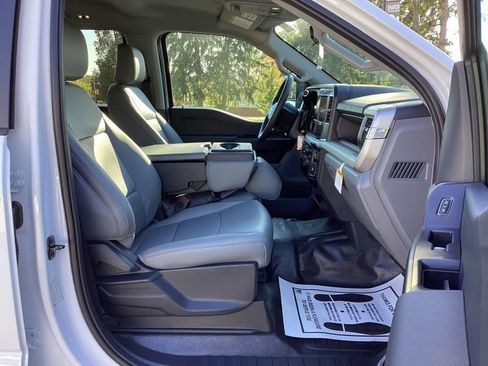 New 2026 Ford F350 4x4 Crew Cab DRW Super Duty image 16