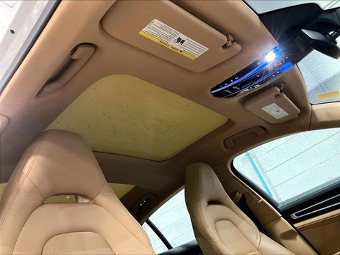 Certified 2023 Porsche Panamera 4 Platinum Edition image 27