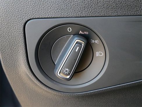 Certified 2024 Volkswagen Tiguan SE R-Line image 24