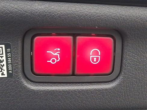 Used 2022 Mercedes-Benz C 300 4MATIC Sedan image 29