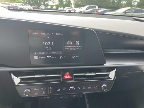 New 2026 Kia Niro LX FWD image 9